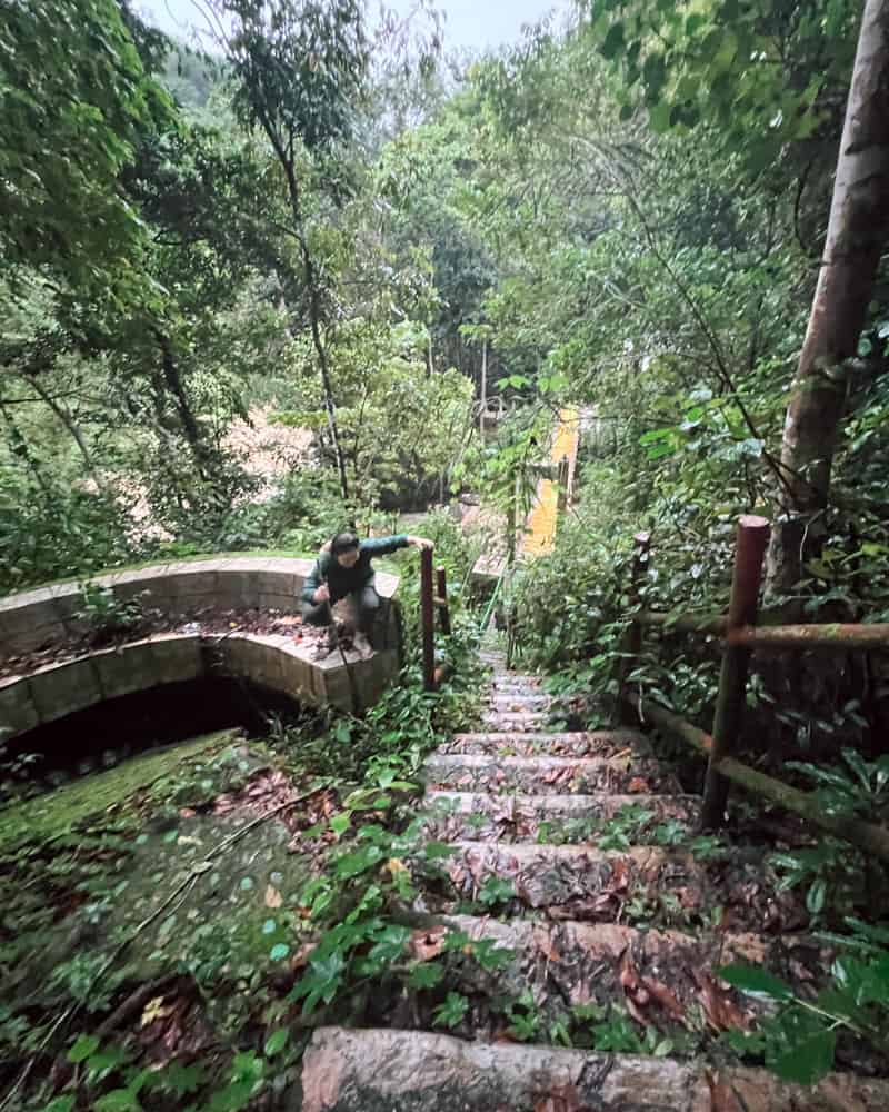 The pathway to Cunca Wulang is very overgrown!